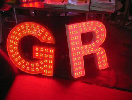 石城LED发光字有哪些优势？